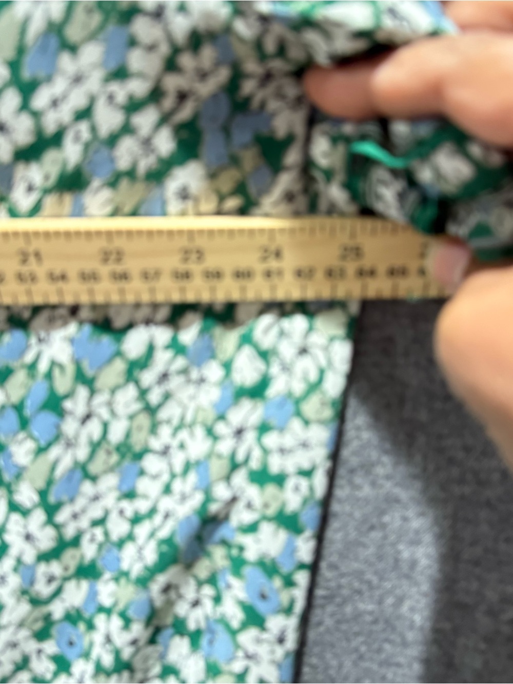 Max Studio Womens Plus 1X Green Floral Smocked Neck Blouse Short Sleeve Shirt - Picture 6 of 13